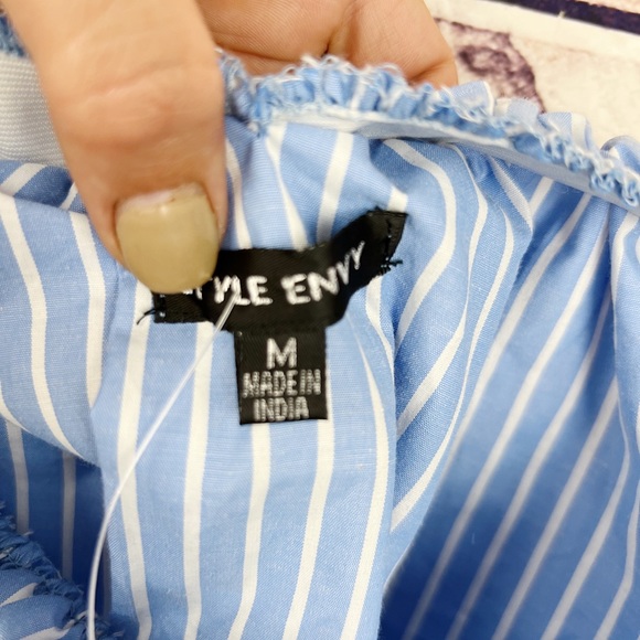 NWT Style Envy Blue Striped Off the Shoulder Appliqué Top Sz M - Picture 5 of 6